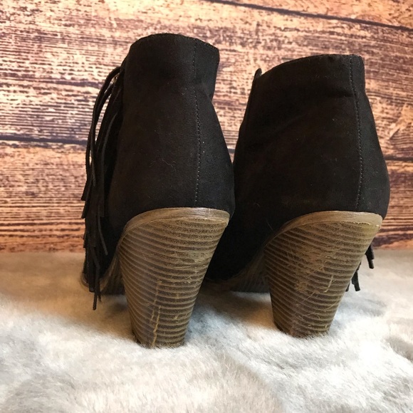 Woman’s Mia Black Heeled Booties Fringed - Picture 5 of 8